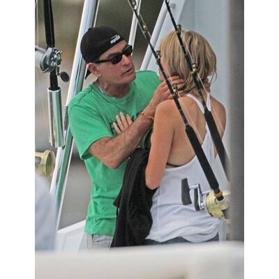 Charlie Sheen mit neuer Freundin