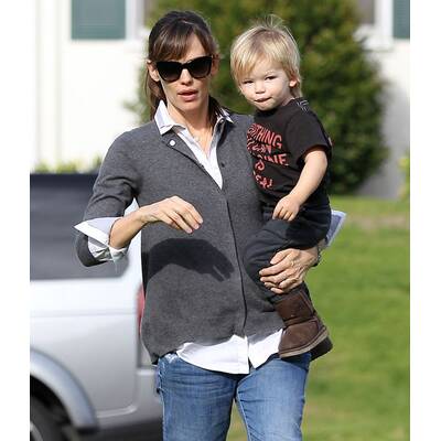 Versteckt Jennifer Garner da etwa einen Babybauch? 