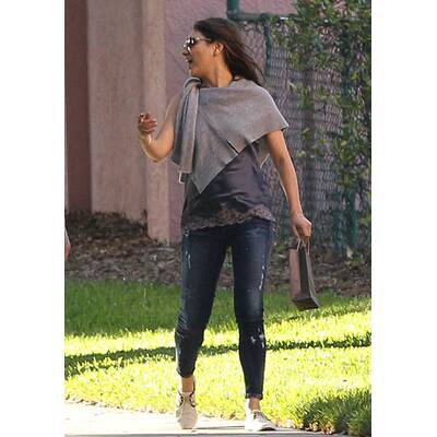 Mila Kunis beim Shoppen mit ihrem Vater