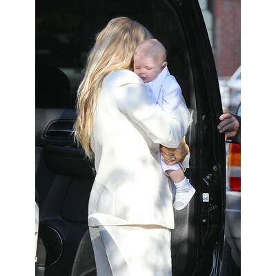 Fergie & Josh Duhamel lassen baby Axl taufen