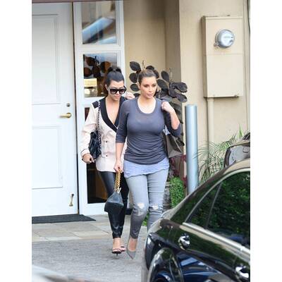 Kim Kardashian unterwegs mit Kourtney und Kindern