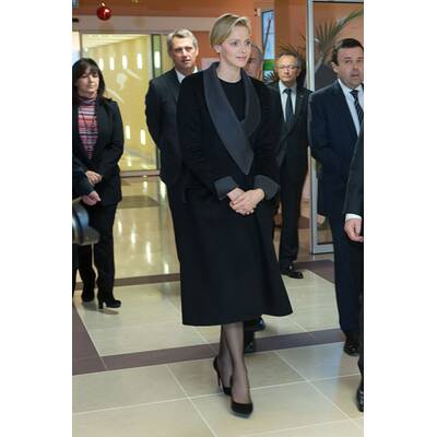 Charlène & Albert besuchen ein Altersheim