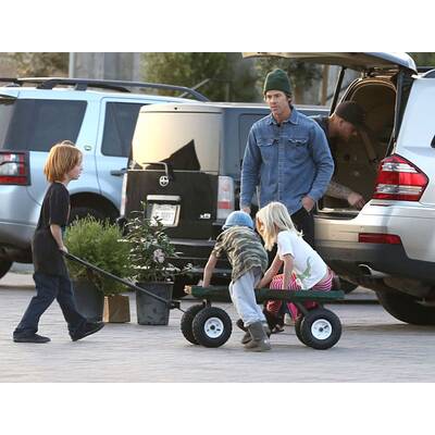 Hazel, Phinnaeus und Henry beim wilden Spiel