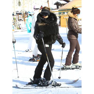 Kim Kardashian im Skiurlaub