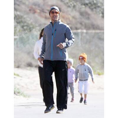 Matthew McConaughey sportlich mit seinen Kids