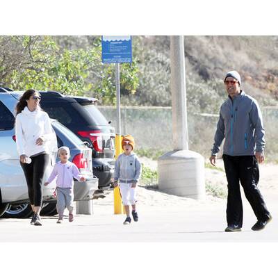 Matthew McConaughey sportlich mit seinen Kids