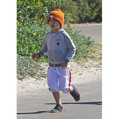 Matthew McConaughey sportlich mit seinen Kids