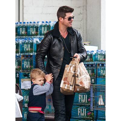 Robin Thicke geht mit Sohn Julian einkaufen