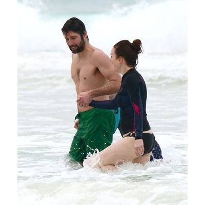 Julianne Moore leichenblass im Bikini