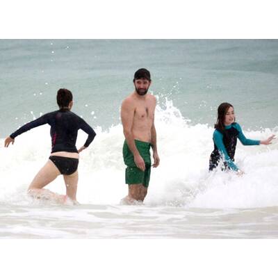 Julianne Moore leichenblass im Bikini