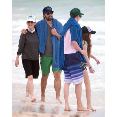 Julianne Moore leichenblass im Bikini