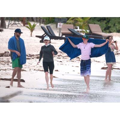 Julianne Moore leichenblass im Bikini