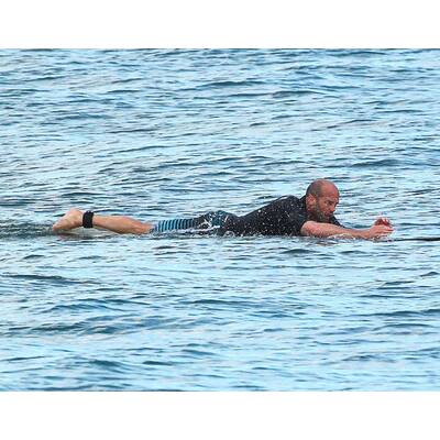Jason Statham sportelt auf Hawaii