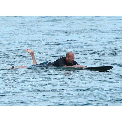 Jason Statham sportelt auf Hawaii