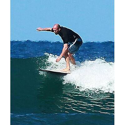 Jason Statham sportelt auf Hawaii