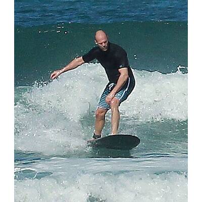 Jason Statham sportelt auf Hawaii