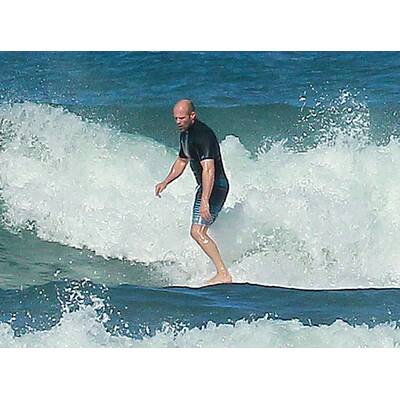 Jason Statham sportelt auf Hawaii