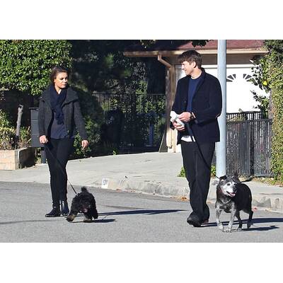 Ashton Kutcher & Mila Kunis: Morgenspaziergang