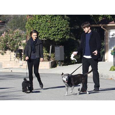 Ashton Kutcher & Mila Kunis: Morgenspaziergang