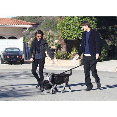 Ashton Kutcher & Mila Kunis: Morgenspaziergang