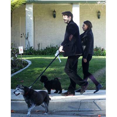 Ashton Kutcher & Mila Kunis: Morgenspaziergang