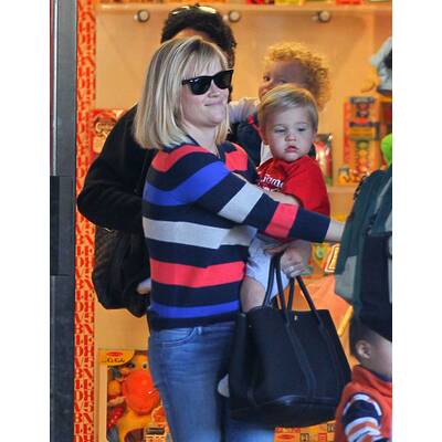 Reese Witherspoon: Unterwegs mit Sohn Tennessee