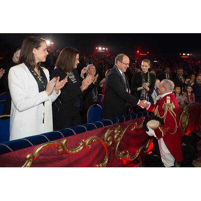 Die monegassischen Royals haben Spaß bei Zirkusfest