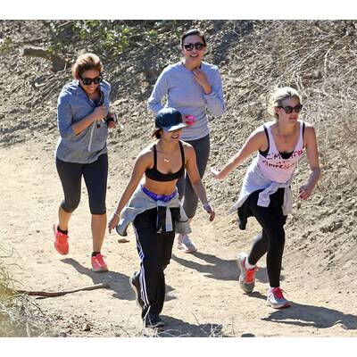 Vanessa Hudgens: Sexy Wandersfrau