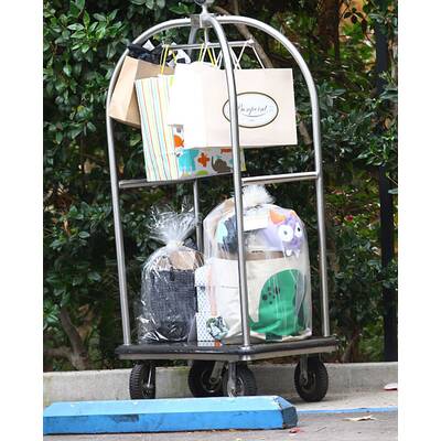 Star-Auflauf bei Gwen Stefanis Baby-Party