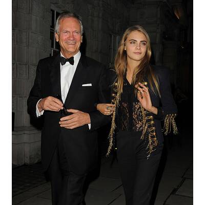 Cara Delevingne mit Papa Charles am Weg zu Charity Dinner