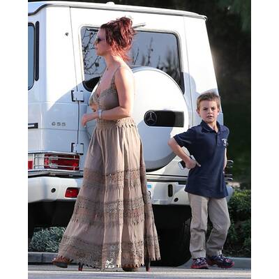 Britney Spears zeigt sich mit roten Haaren 