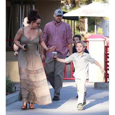 Britney Spears zeigt sich mit roten Haaren 