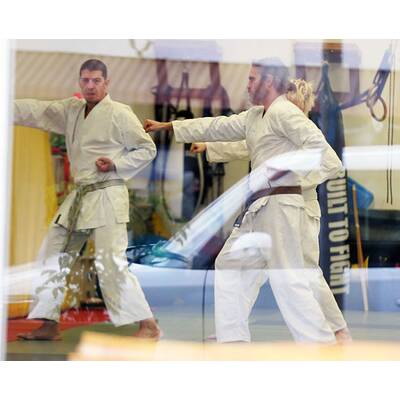 Joaquin Phoenix & Freundin in der Karate-Stunde