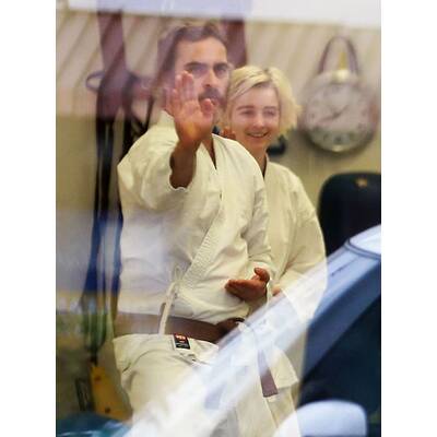 Joaquin Phoenix & Freundin in der Karate-Stunde