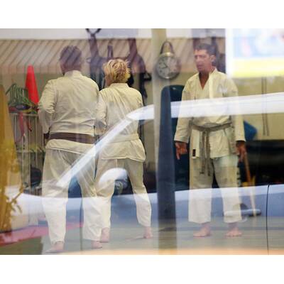 Joaquin Phoenix & Freundin in der Karate-Stunde