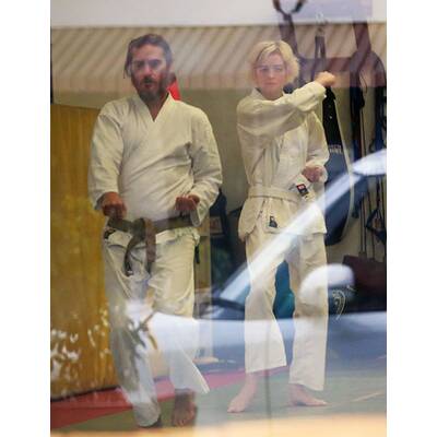 Joaquin Phoenix & Freundin in der Karate-Stunde