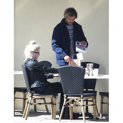 Ireland Baldwin vergisst beim Lunch-Date ihre gute Kinderstube