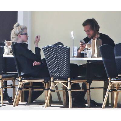 Ireland Baldwin vergisst beim Lunch-Date ihre gute Kinderstube