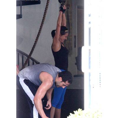 Teri Hatcher sportlich im Fitnessstudio