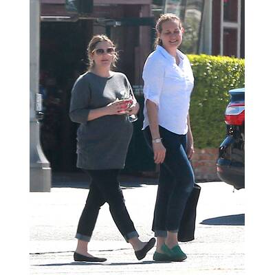 Drew Barrymore mit riesiger Baby-Kugel