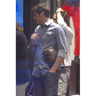 Iker Casillas beim Shoppen mit Sara Carbonero