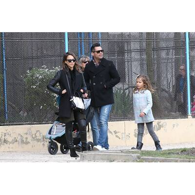 Jessica Alba genießt das schöne Pariser Wetter