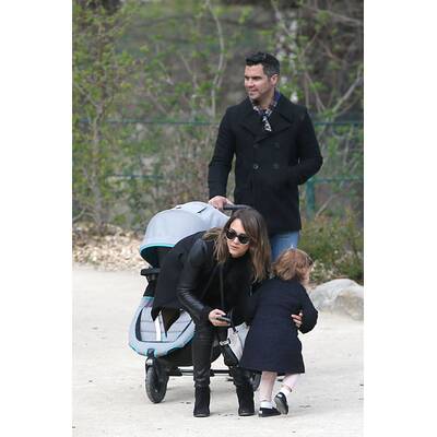 Jessica Alba genießt das schöne Pariser Wetter