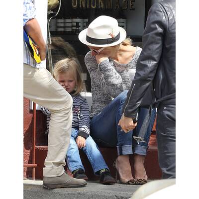 Kate Hudson beruhigt ihren Sohn