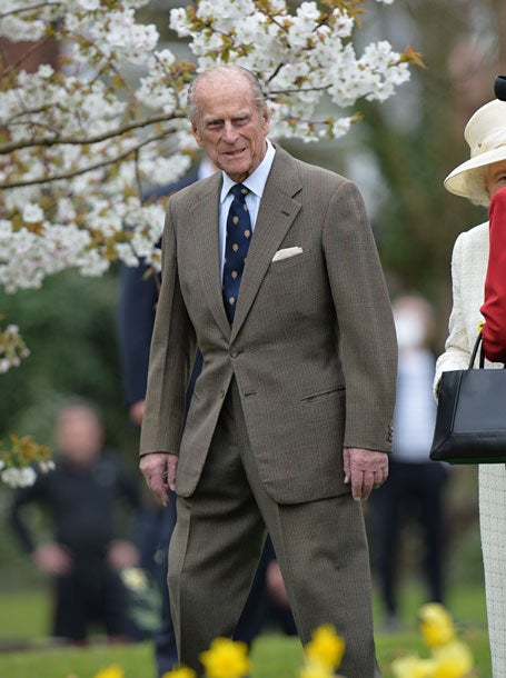 Prinz William mit Queen bei Enthüllung von Statue