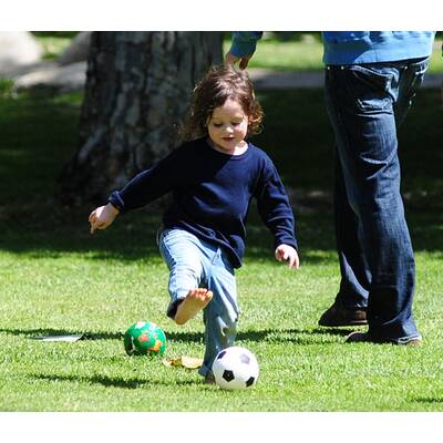 Rachel Zoe im Park mit ihren Söhnen Skyler & Kaius