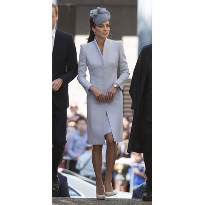 Stilvergleich Queen Elizabeth II und Herzogin Kate