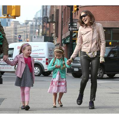 Sarah Jessica Parker bringt Kinder zur Schule