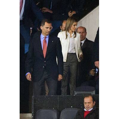Kronprinzessin Letizia & Felipe bei Fußballmatch