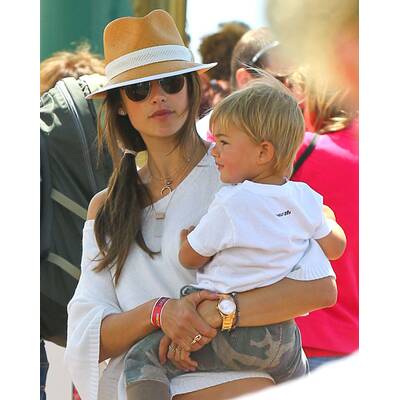 Alessandra Ambrosio hat Spaß im Vergnügungspark